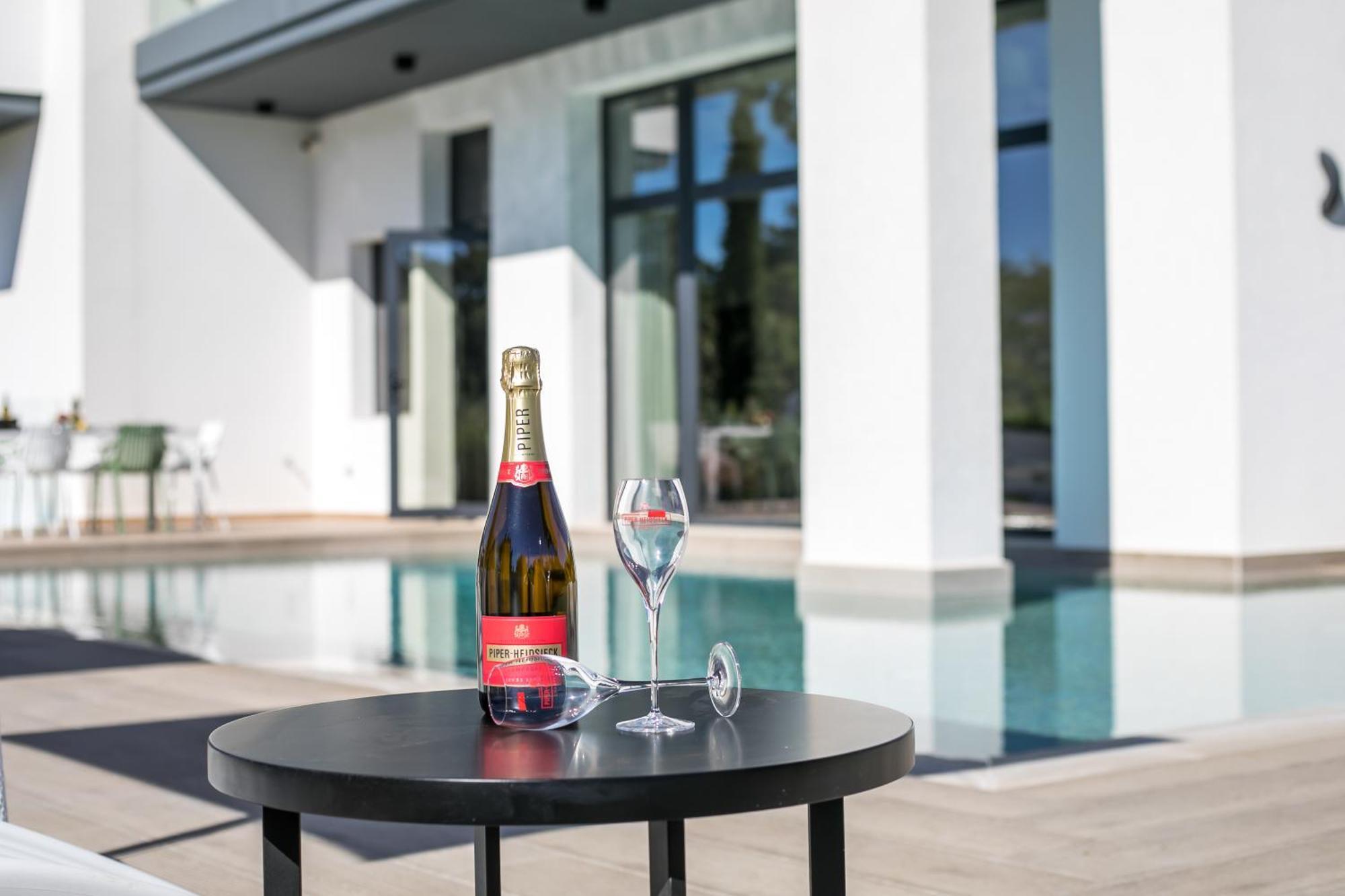 Armonia Luxury Villa イアリソス エクステリア 写真